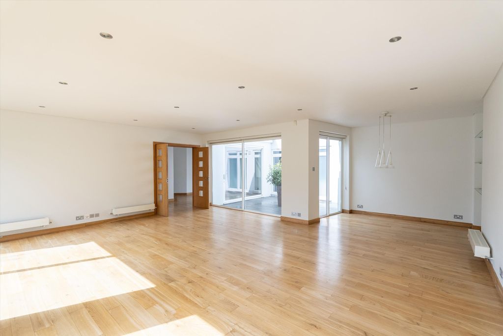 Property photo 3 of 11 Image
