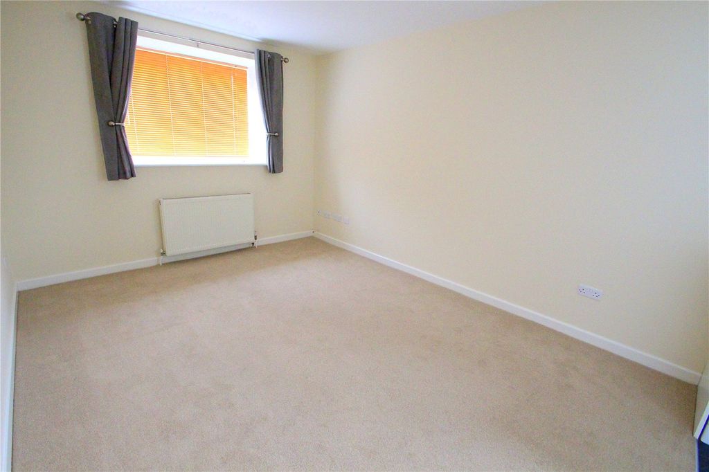Property photo 1 of 5 Kitchen/Living Area