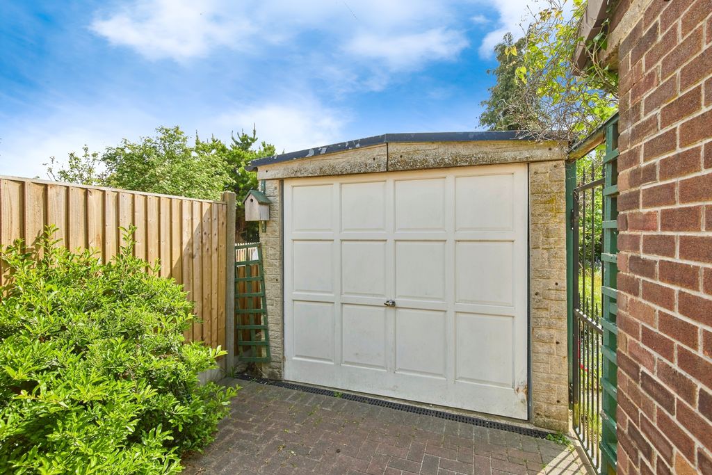 Property photo 2 of 15