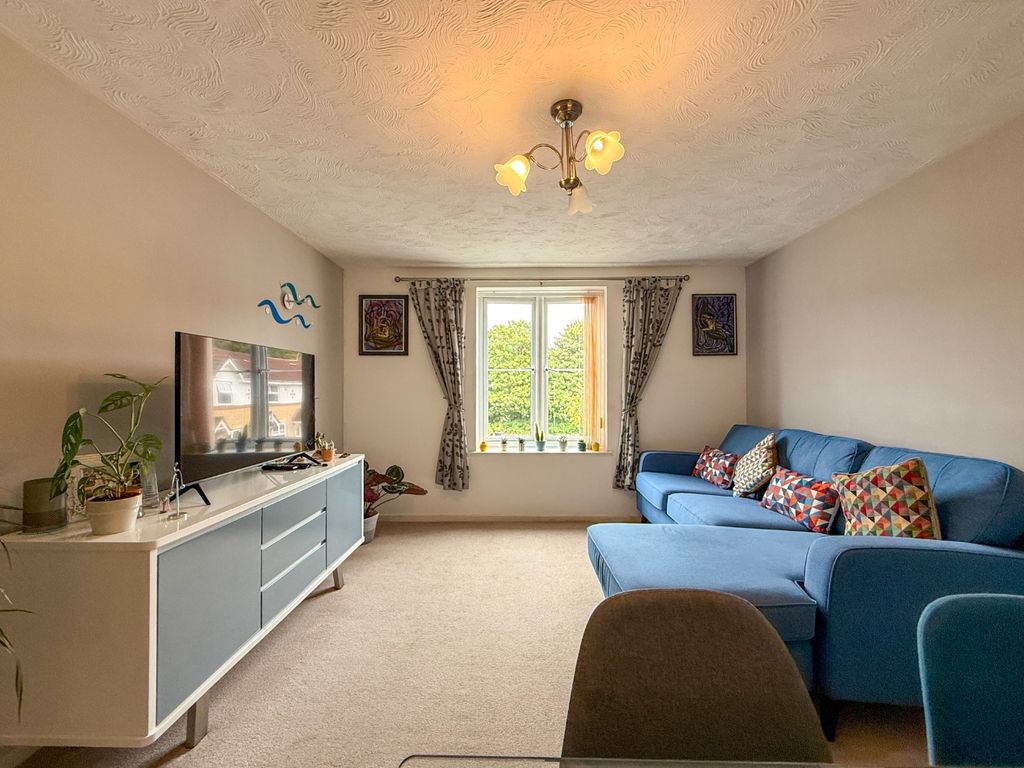 Property photo 2 of 14 4421495