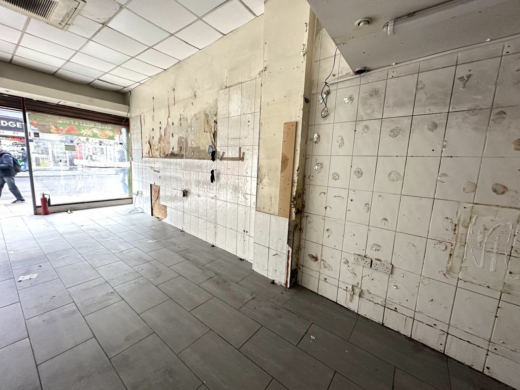 Property photo 1 of 4 Prime Retail Unit To Let €“ Class E €“ Kilburn High Street
