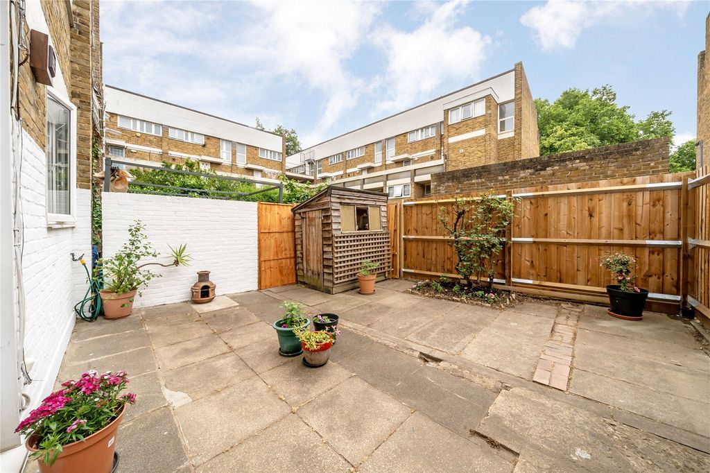 Property photo 1 of 10 Garden