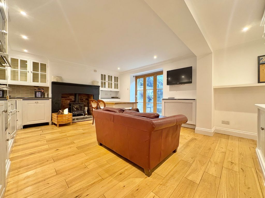 Property photo 3 of 27 Picture No. 21