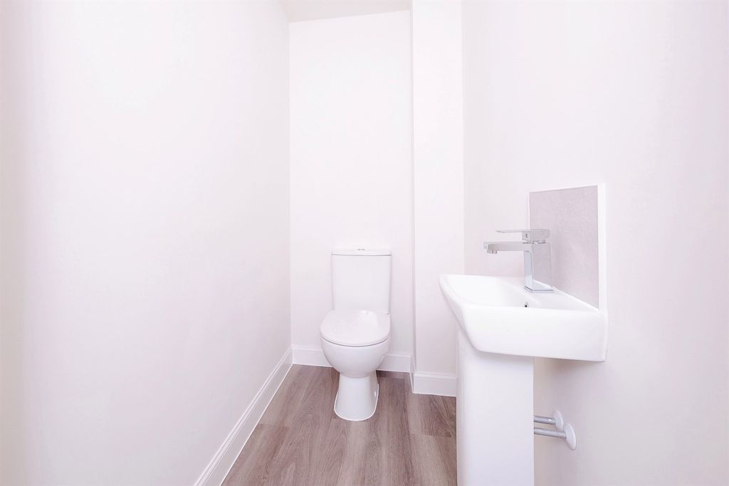 Property photo 3 of 8 WC