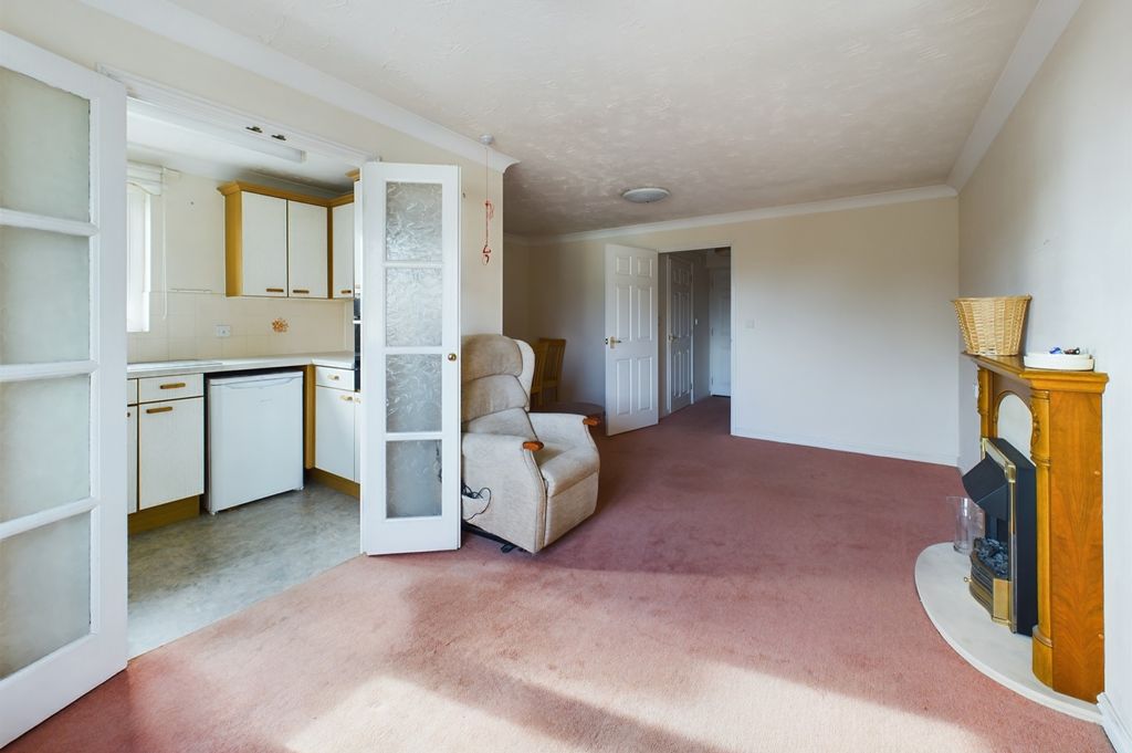 Property photo 3 of 12 Cam02545G0-Pr0338-Still005