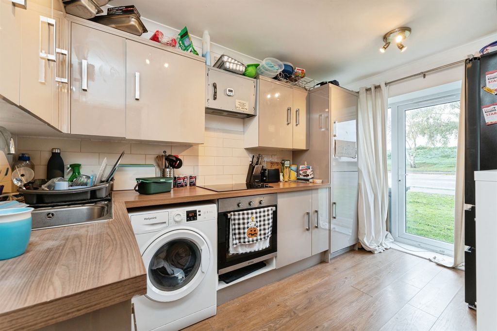 Property photo 3 of 9