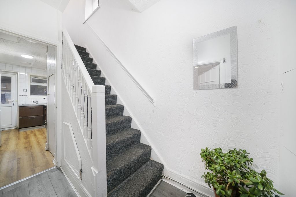 Property photo 2 of 15 Gallery