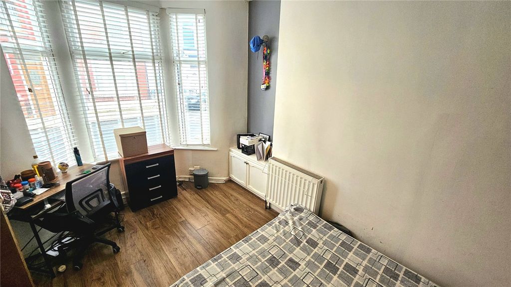 Property photo 2 of 13 Picture No. 12