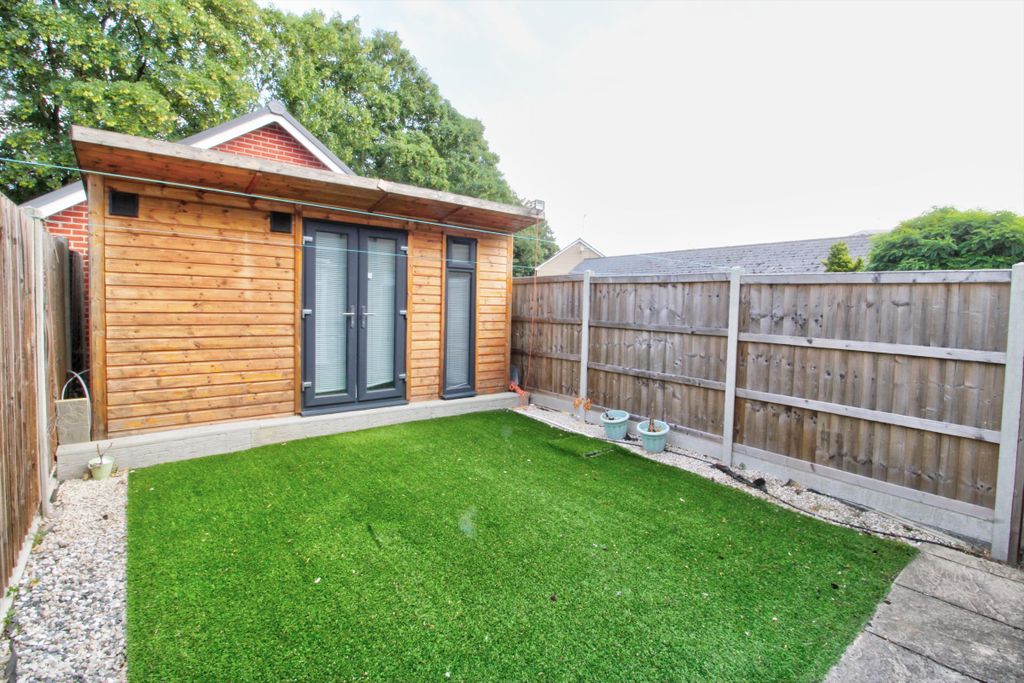Property photo 2 of 42