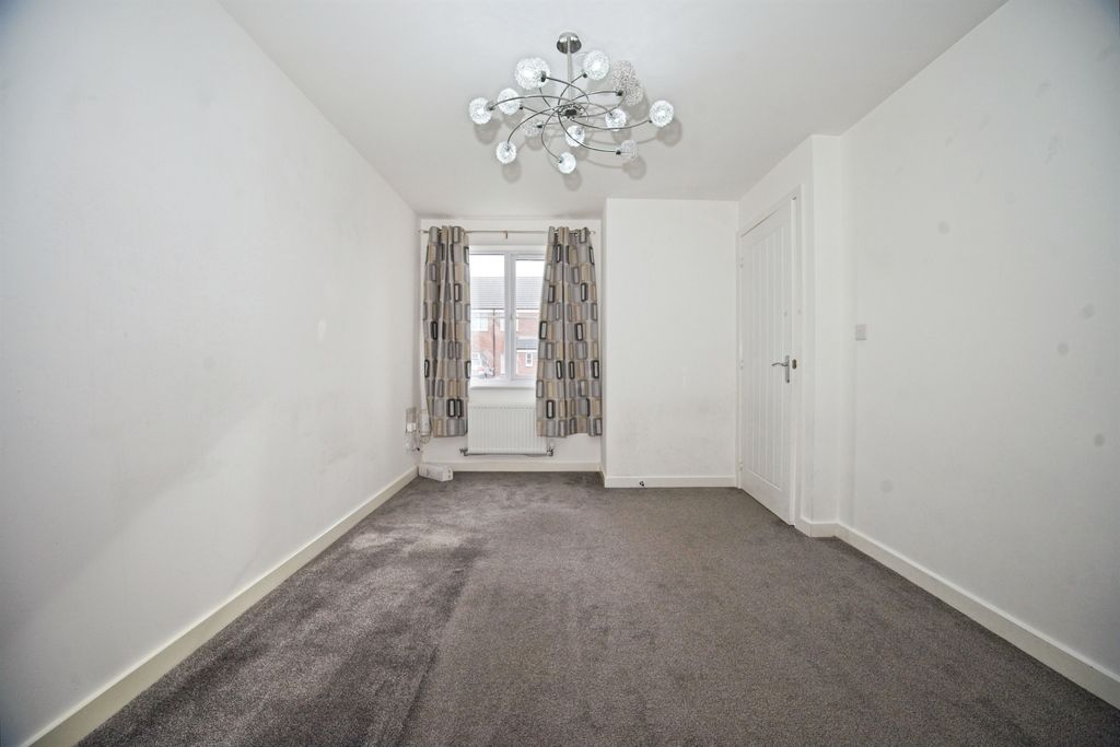 Property photo 3 of 26