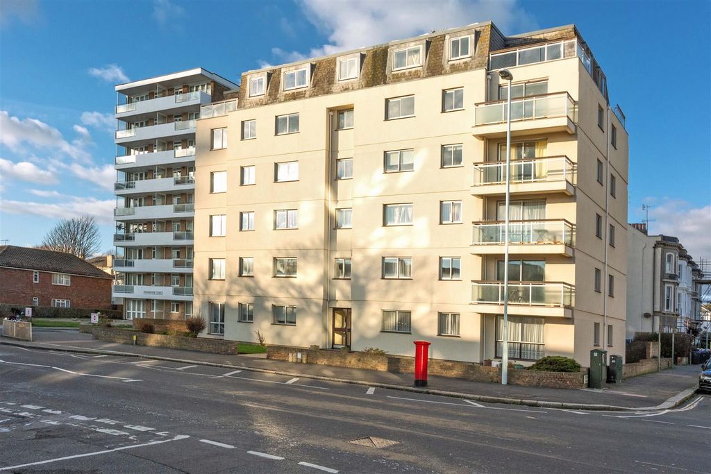 Property photo 1 of 10 To Let By Aspire Residential, Brighton Road