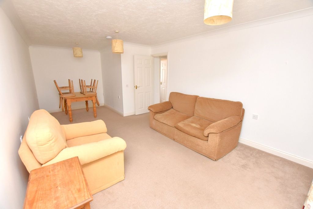 Property photo 2 of 15 Picture No. 16