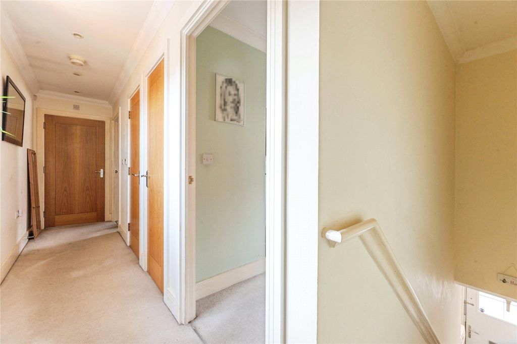 Property photo 2 of 7 Picture No. 35