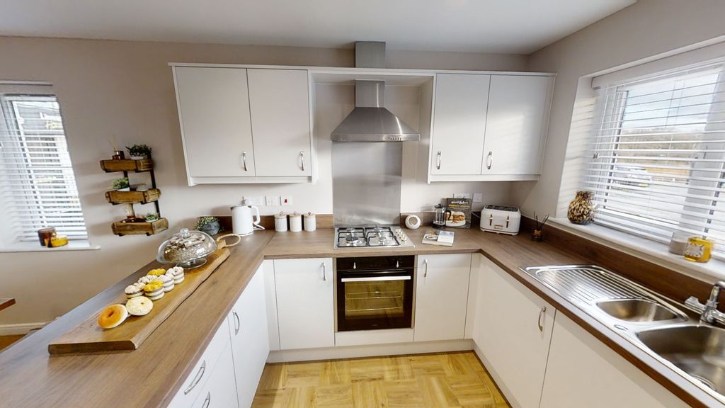 Property photo 3 of 35