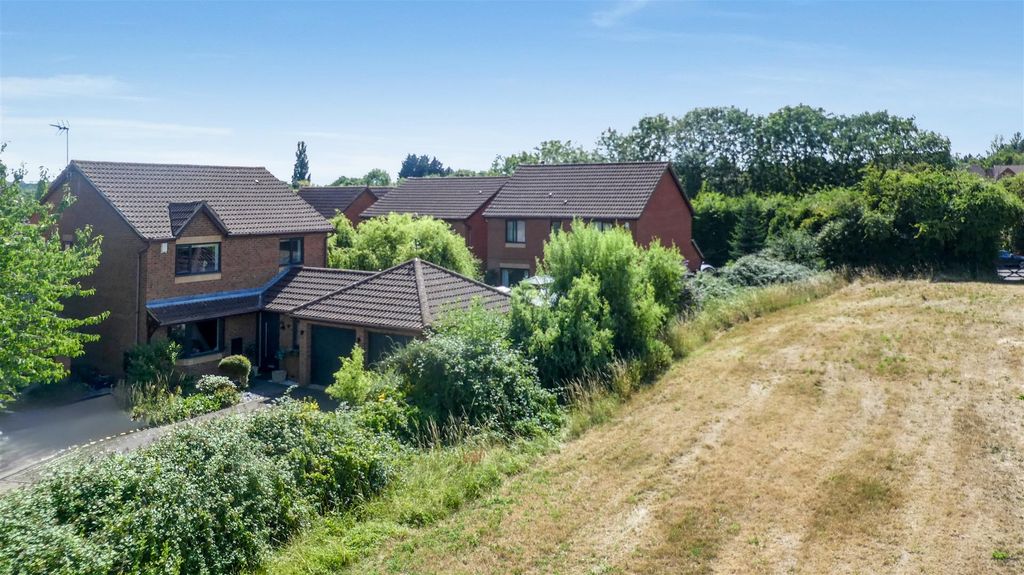 Property photo 1 of 27 1090893.Jpg