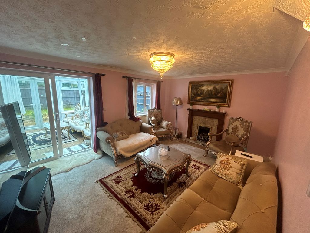 Property photo 1 of 15 Living Room