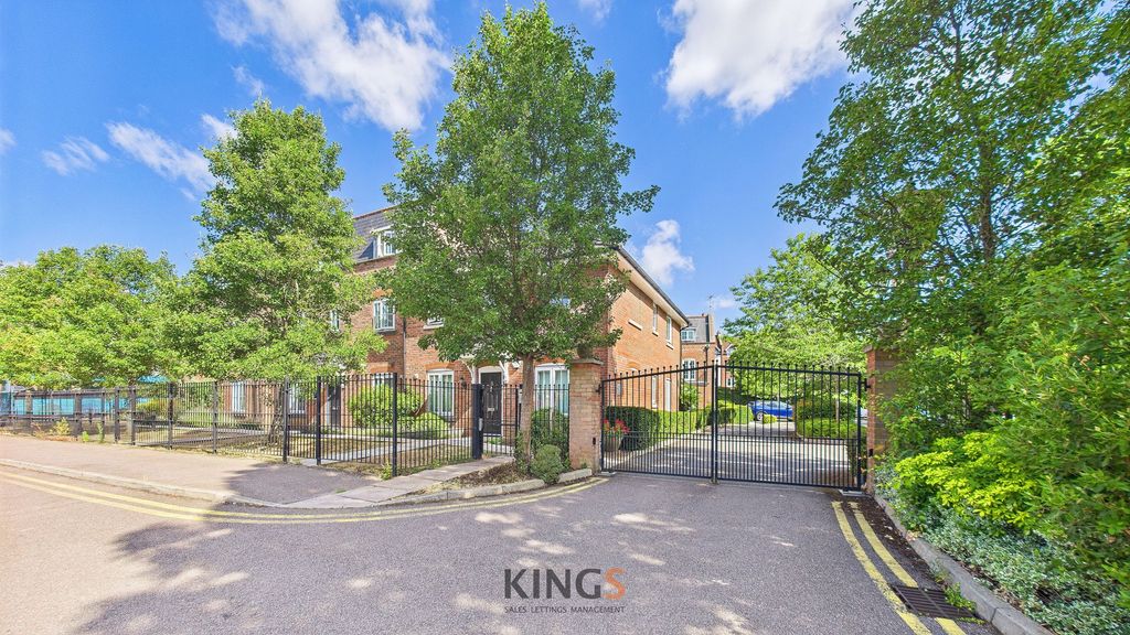 Additional image 9 of 2 bed maisonette for saleGreat North Road, Hatfield AL9