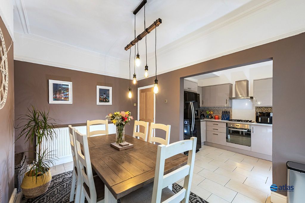 Property photo 2 of 18 Dining Area
