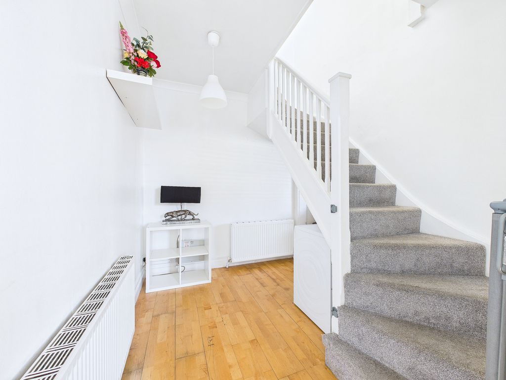 Property photo 3 of 26