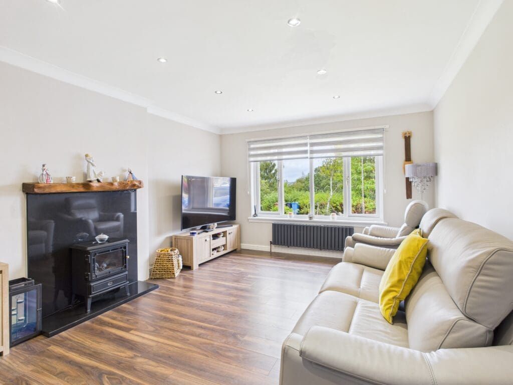 Property photo 2 of 40