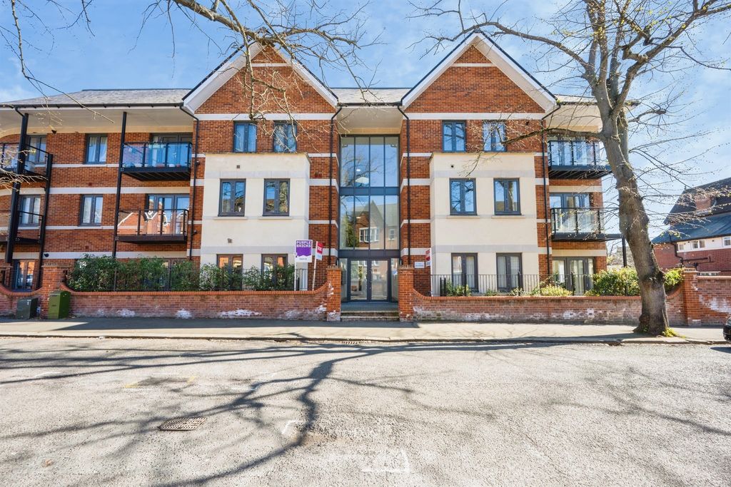 Property photo 1 of 12