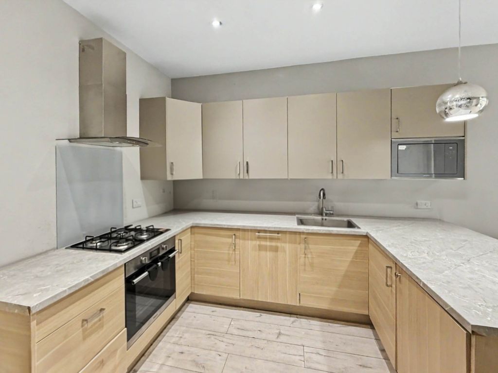 Property photo 3 of 33