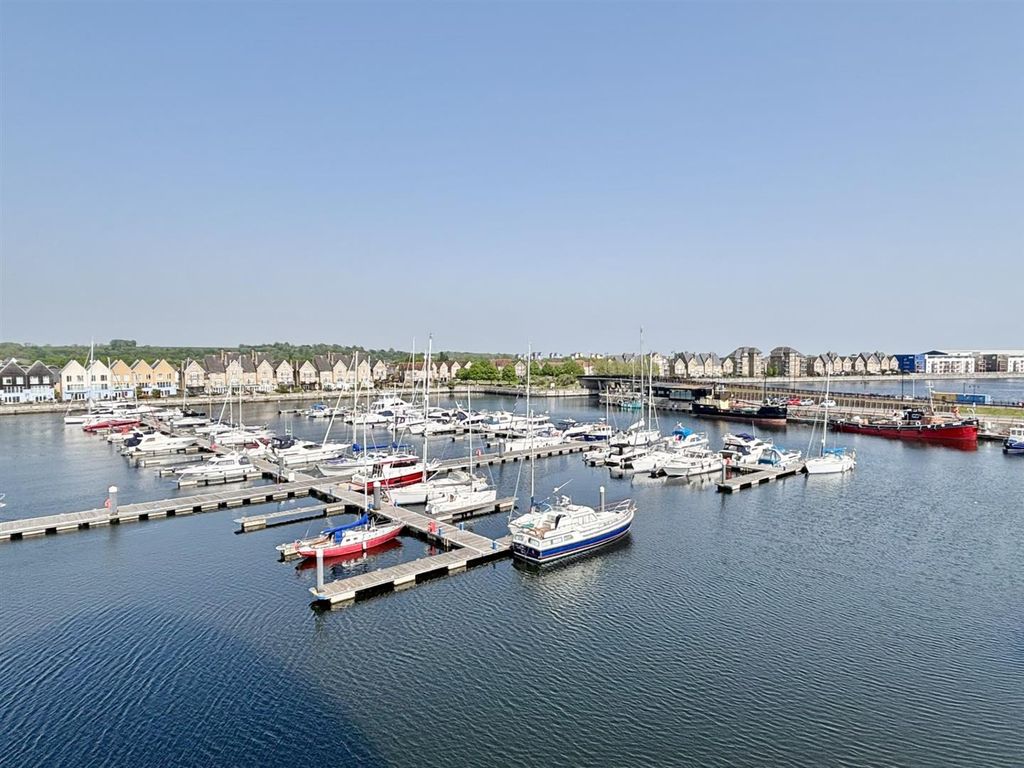 Property photo 2 of 14 18.Jpg