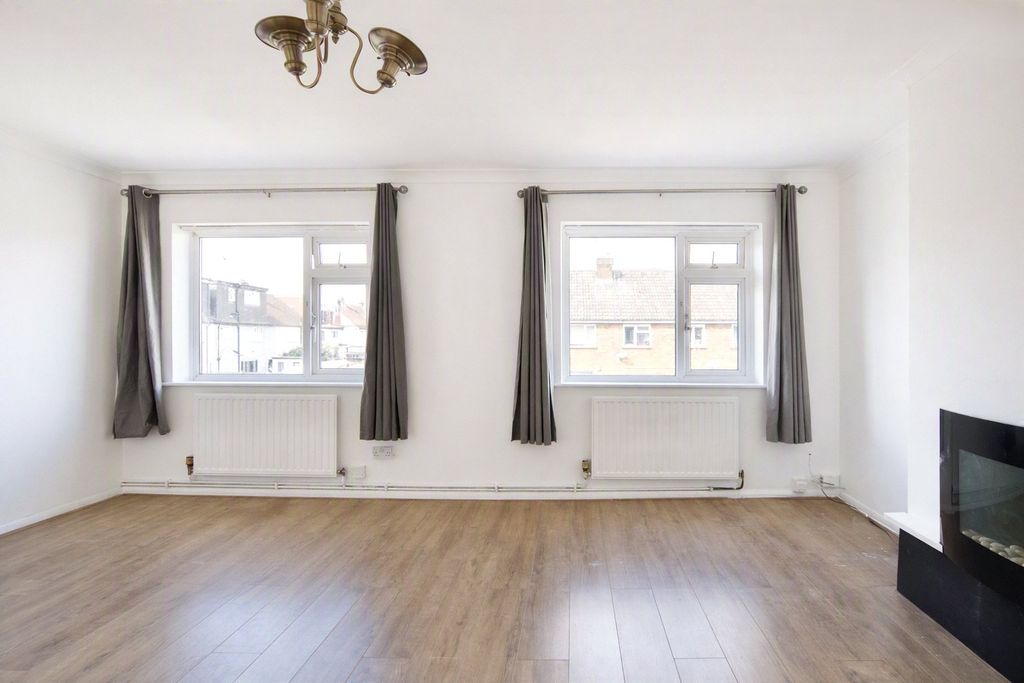 Property photo 3 of 15 Picture No. 03