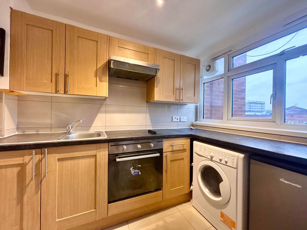 Property photo 1 of 9 Kitchen