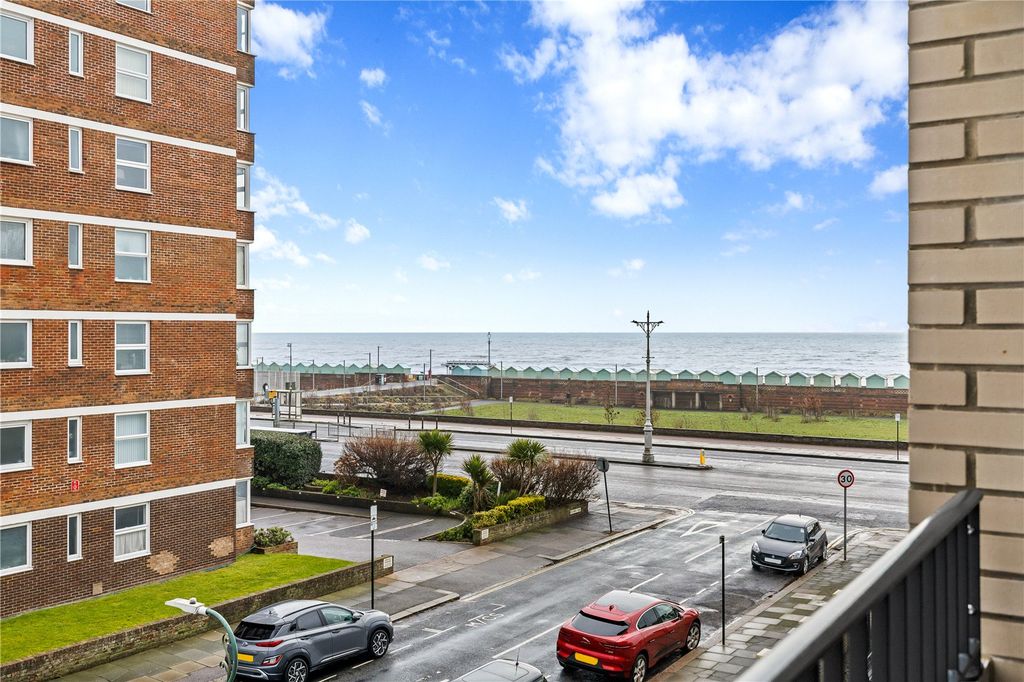 Property photo 3 of 17 Picture No. 06