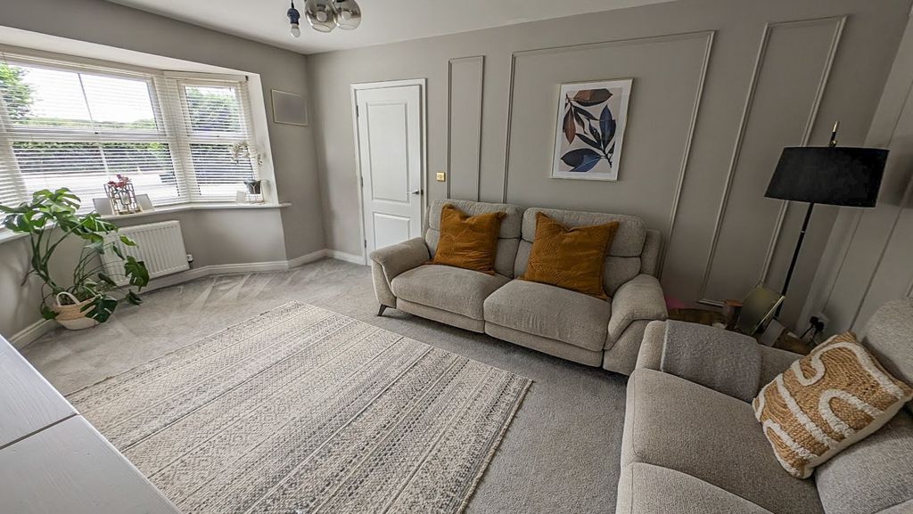 Property photo 3 of 18 Pbox-Img.Jpg