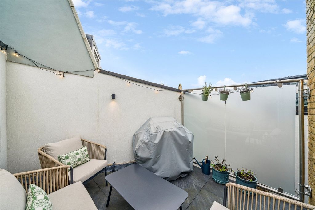 Property photo 2 of 6 Picture No. 21