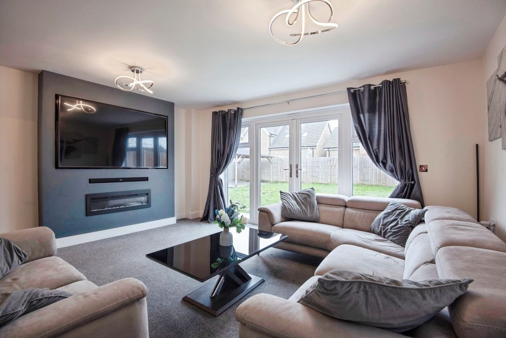 Property photo 2 of 22 Pbox-Img.Jpg