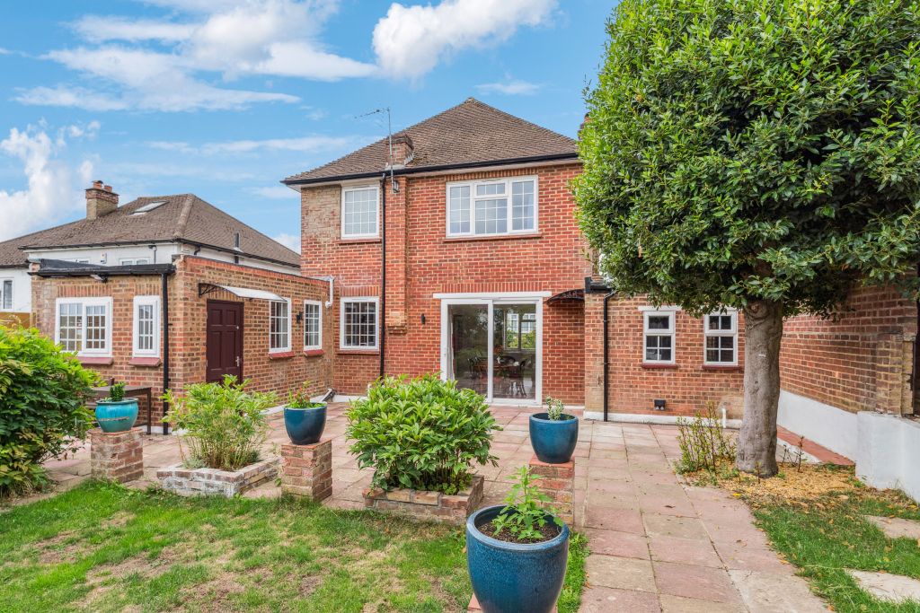 Property photo 2 of 19