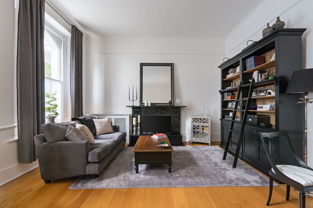 Property photo 1 of 7 Photo 2