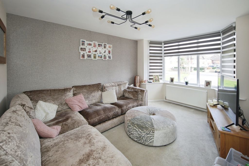 Property photo 2 of 20 Pbox-Img.Jpg