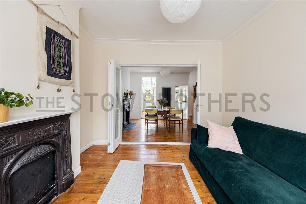 Property photo 3 of 18