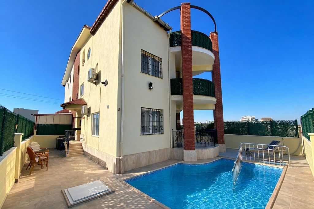 Property photo 1 of 24 Impressive Semi-Detached Villa For Sale In Didim €“ Easy-To-Maintain Exterior