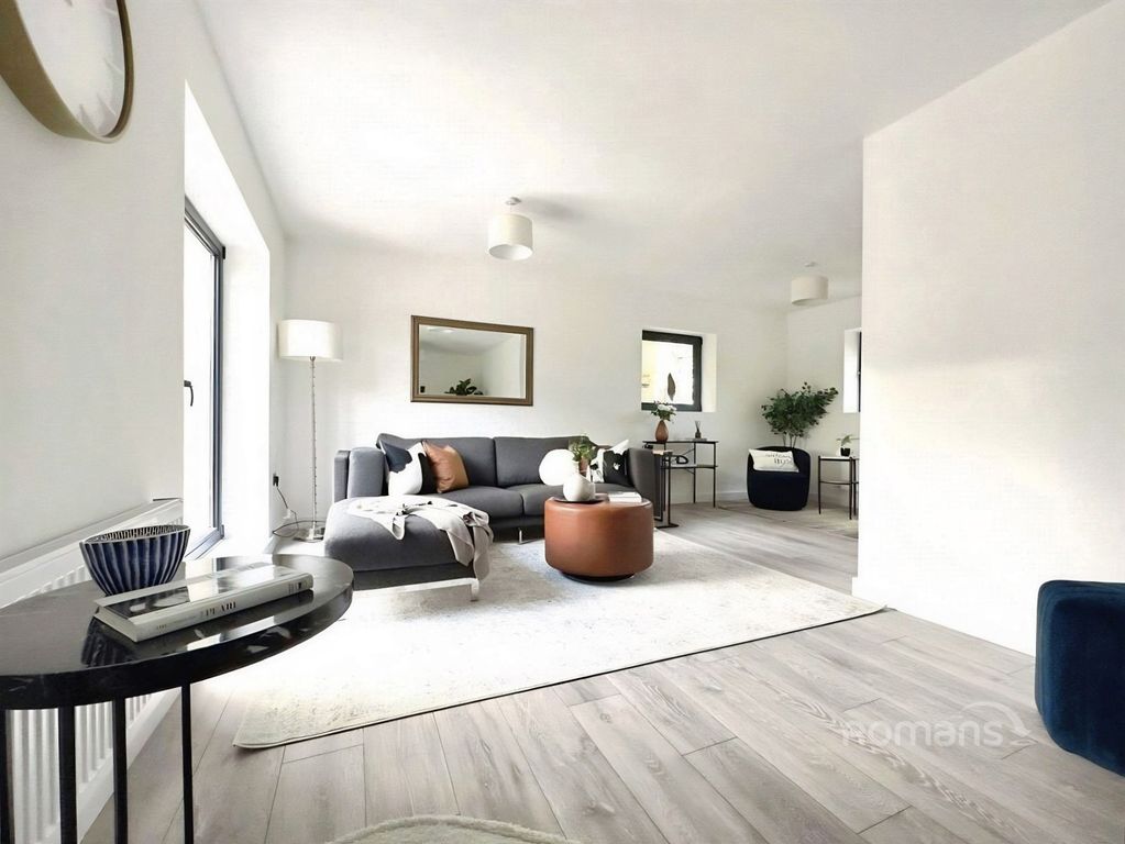 Property photo 3 of 15 Pbox-Img.Jpeg