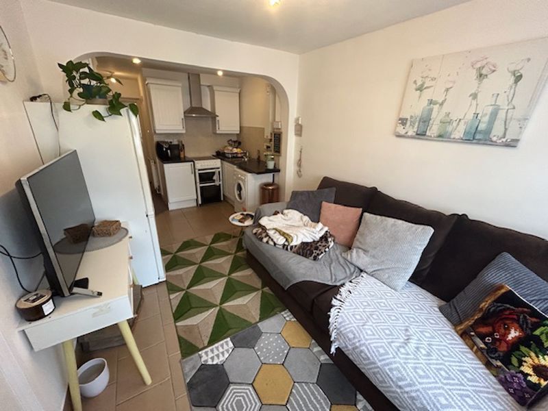 Property photo 2 of 7 Photo 4