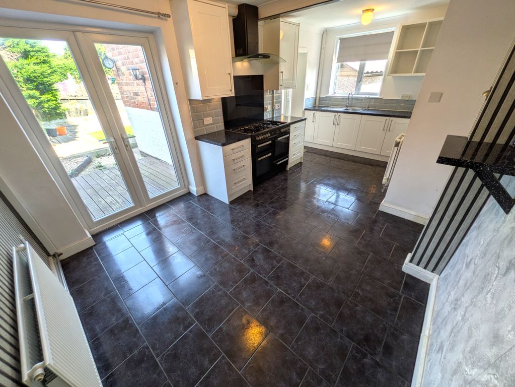 Property photo 2 of 30