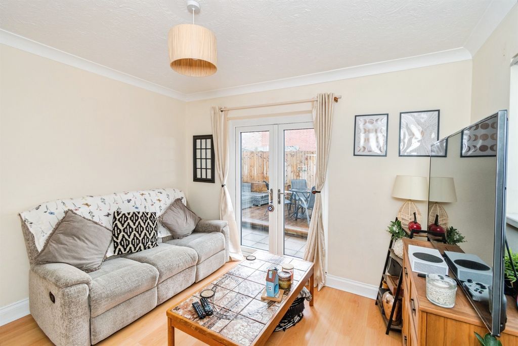 Property photo 3 of 20