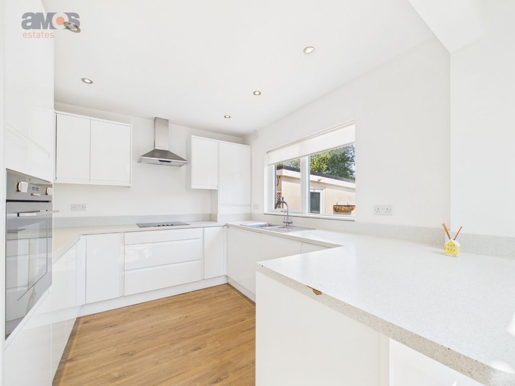 Property photo 2 of 15 5281514