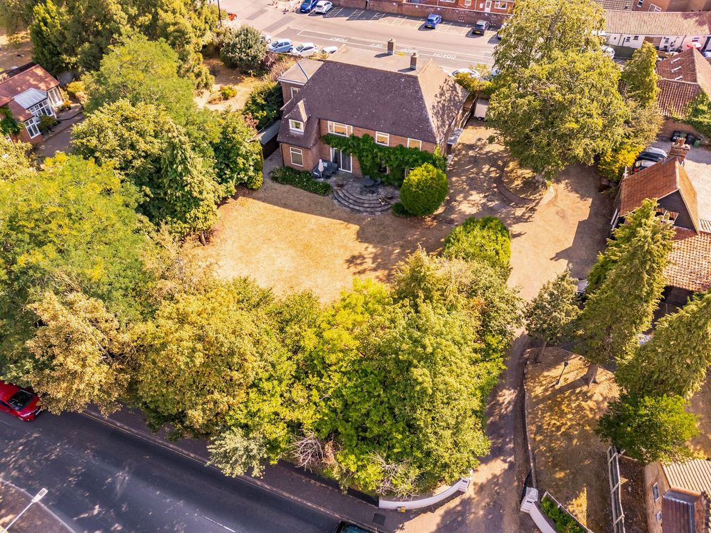 Property photo 1 of 30