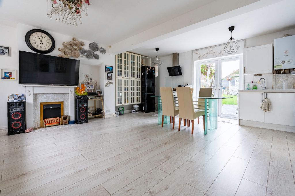 Property photo 2 of 19 Photo 2