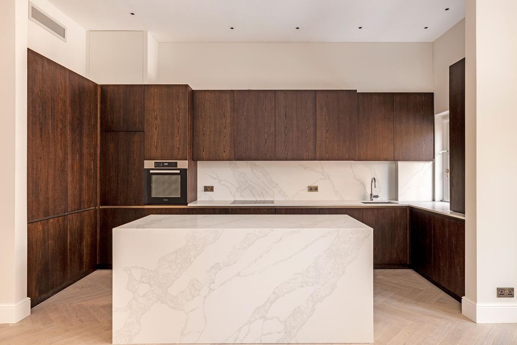 Property photo 3 of 13 Kitchen