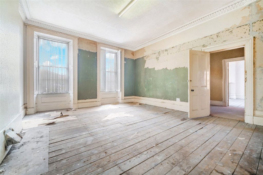 Property photo 2 of 14 Living Room