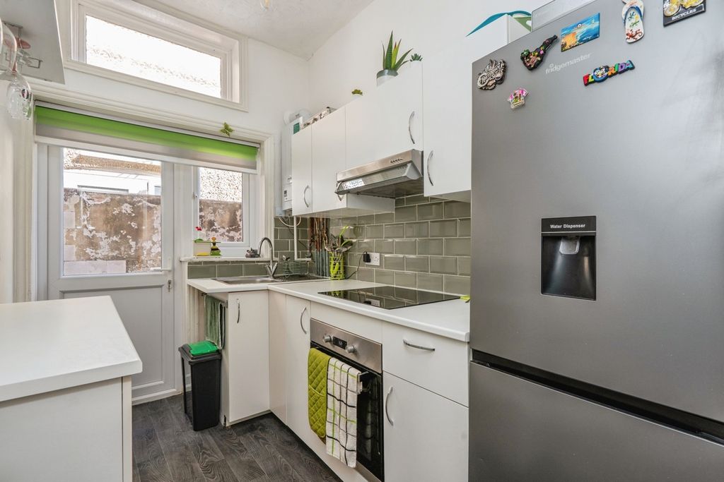 Property photo 3 of 17 Photo