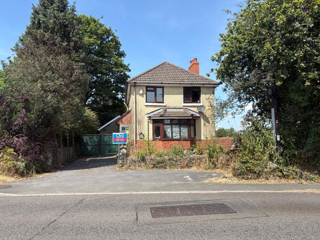 Property photo 2 of 19