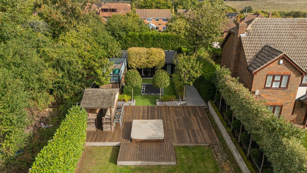 Property photo 2 of 28 4486242